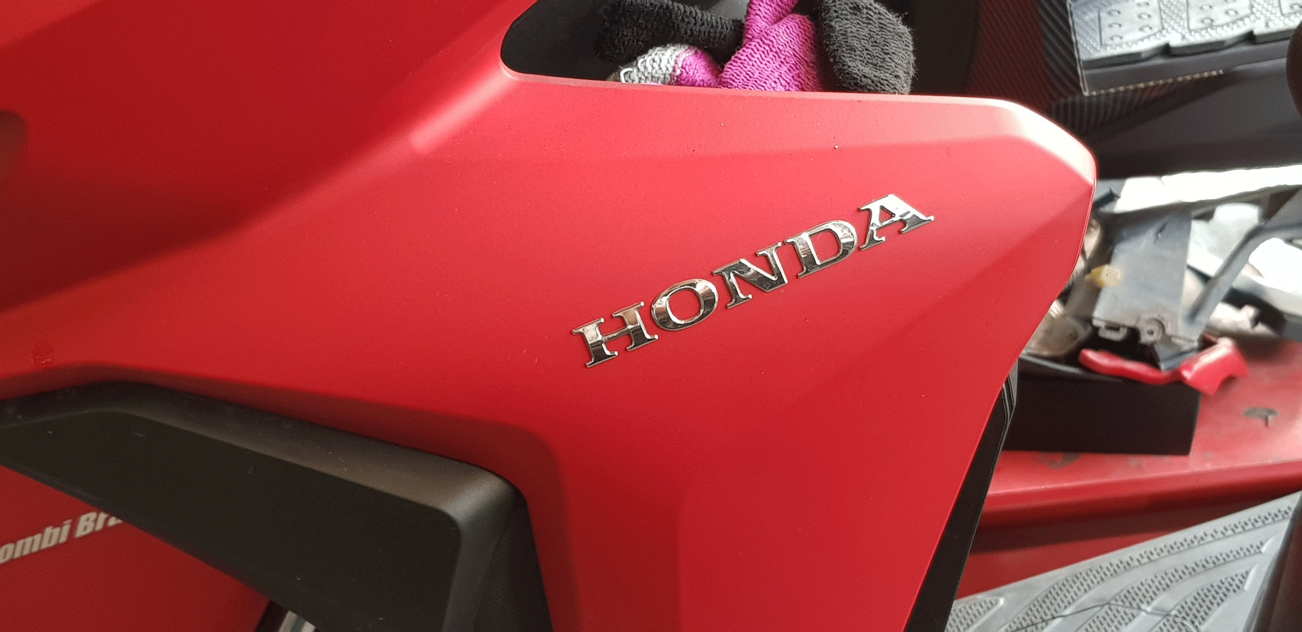 tem xe honda phát sáng